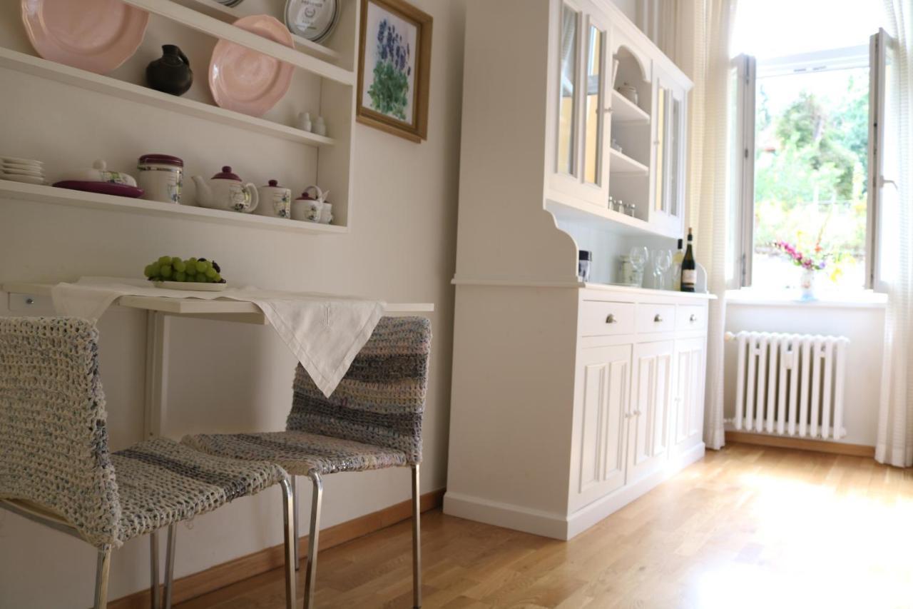 Retro Big Apartment With Two Balconies And Lift Карлови Вари Екстериор снимка