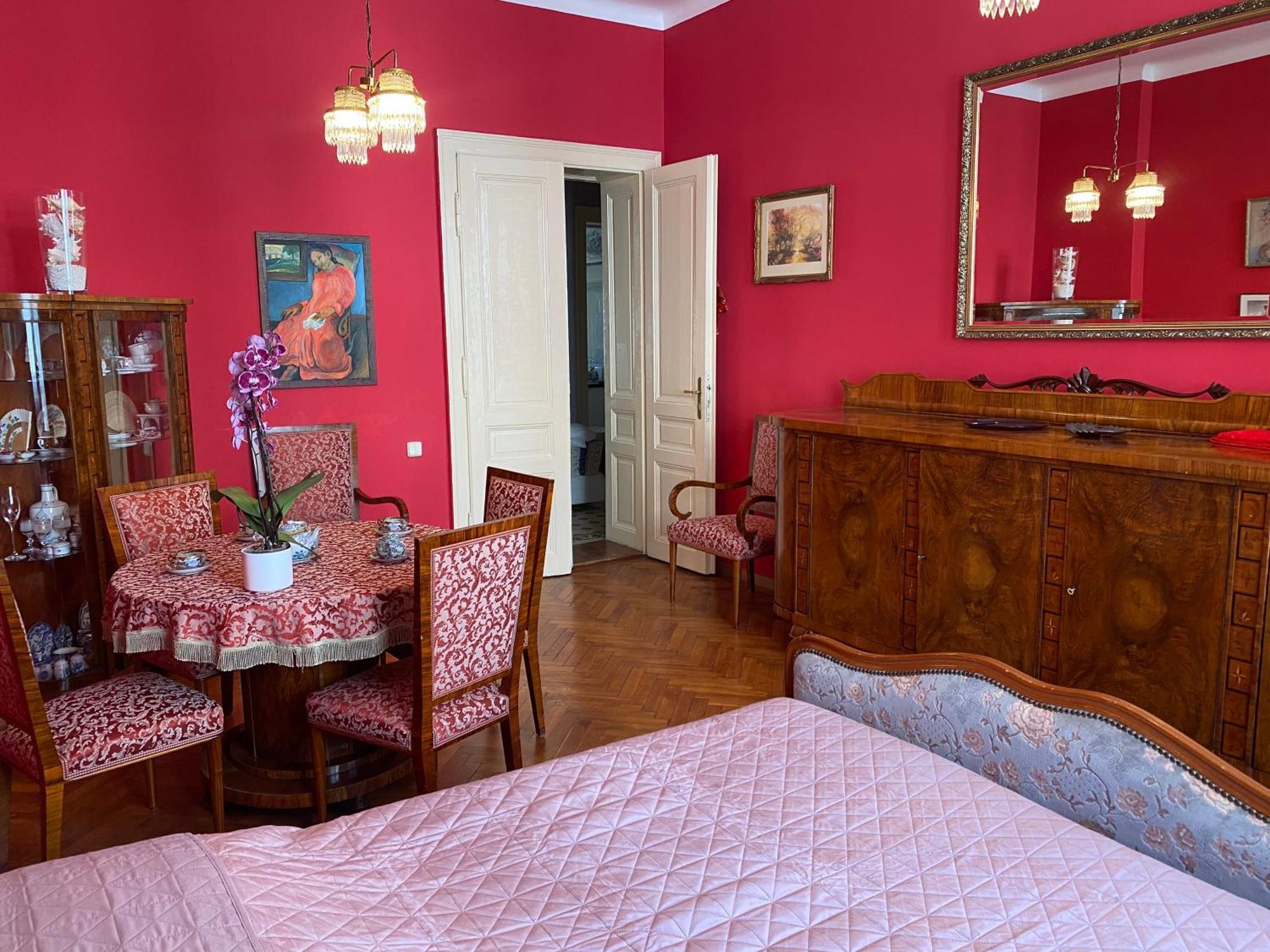 Retro Big Apartment With Two Balconies And Lift Карлови Вари Екстериор снимка